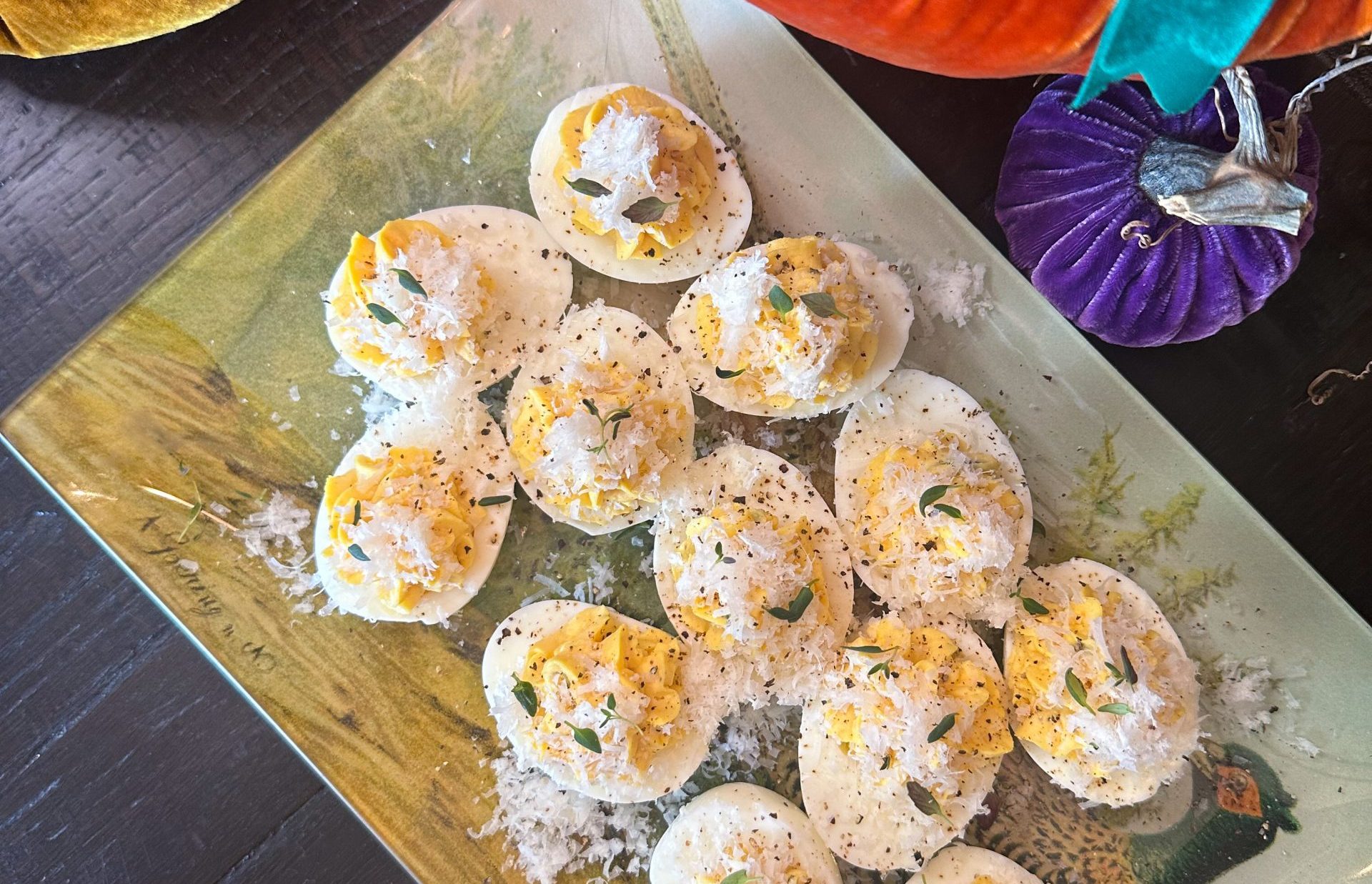 out  コロンとegg ♪ アレンジ Cacio e Pepe Deviled Eggs - callie salls